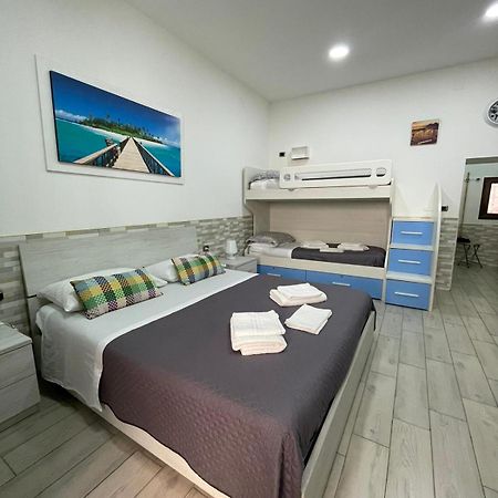 Casa Vacanze Luisa Napoli Bagian luar foto