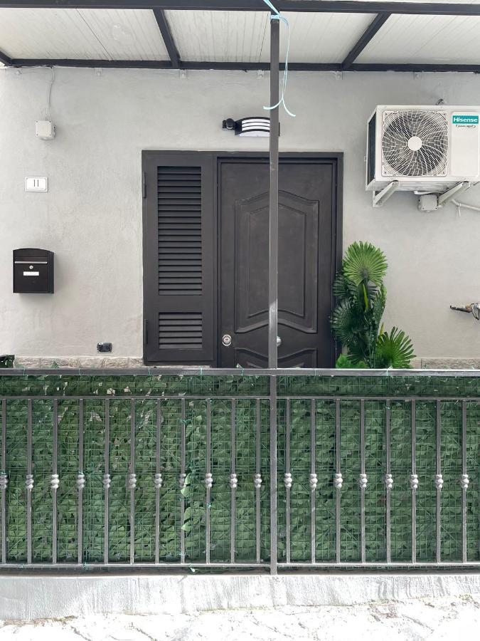 Casa Vacanze Luisa Napoli Bagian luar foto