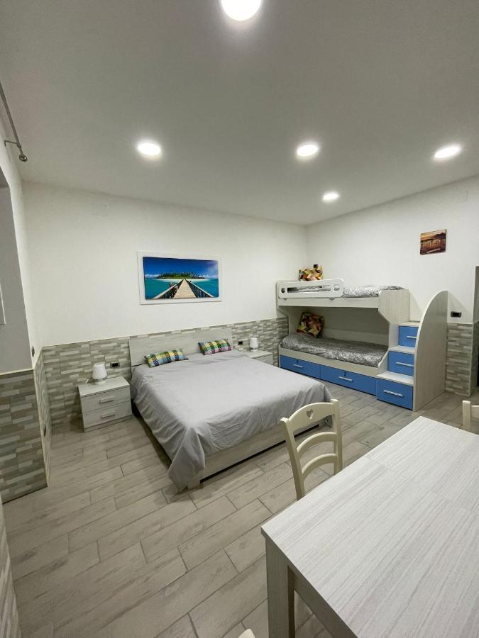 Casa Vacanze Luisa Napoli Bagian luar foto