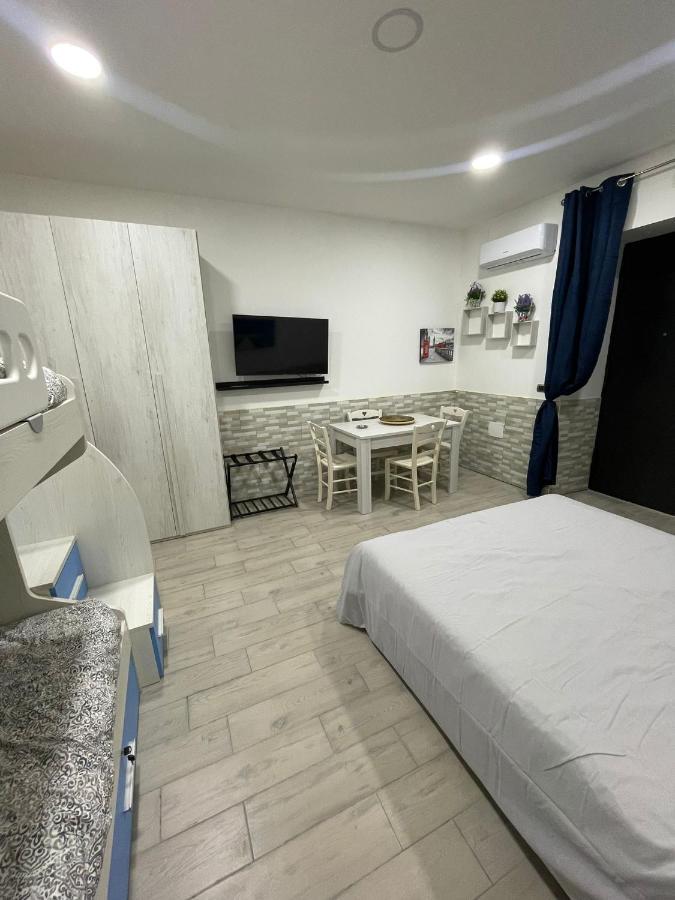 Casa Vacanze Luisa Napoli Bagian luar foto