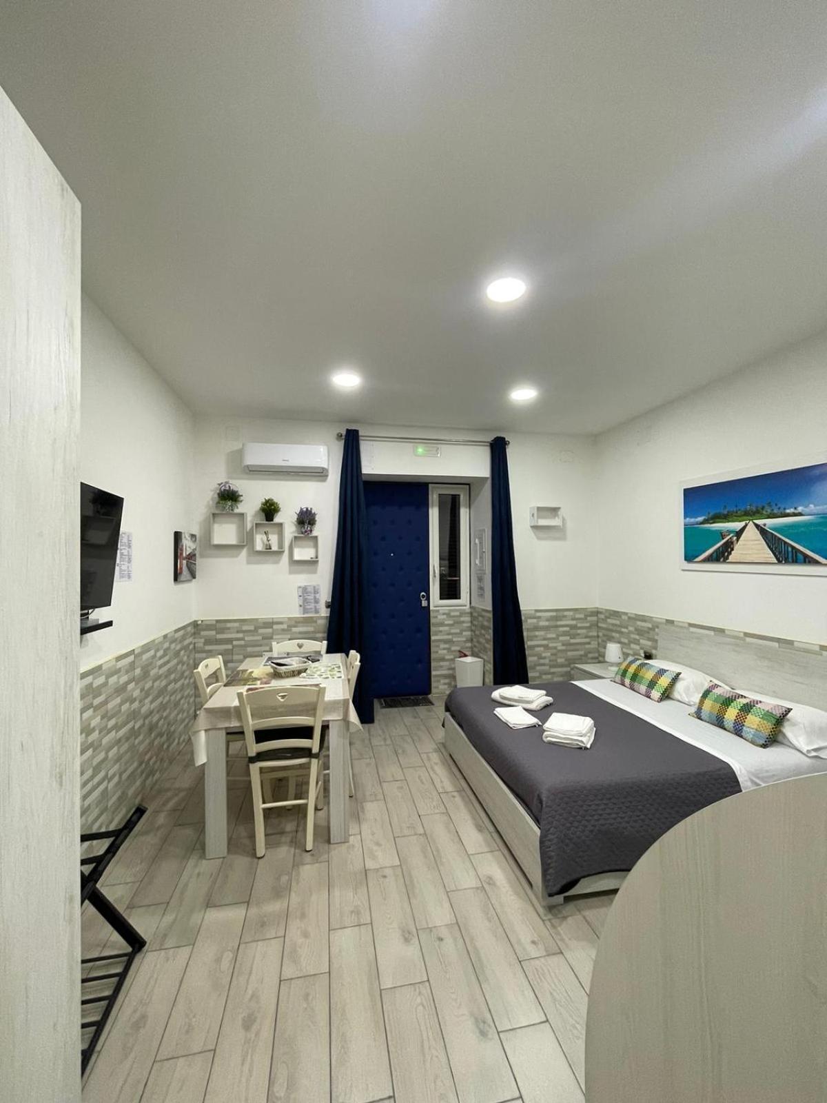 Casa Vacanze Luisa Napoli Bagian luar foto